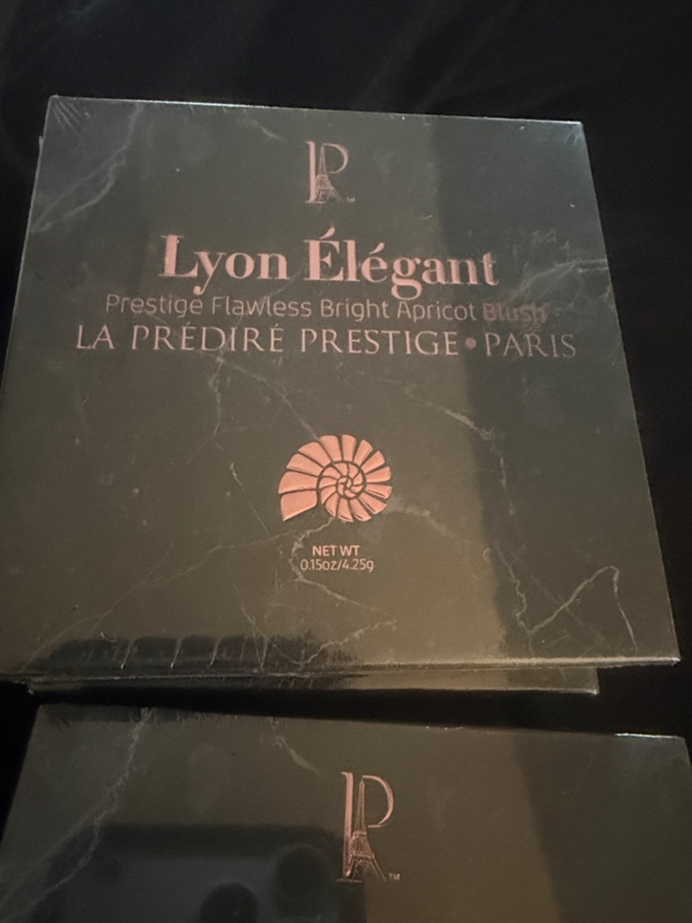 Lyon Élégant Apricot Blush - Flawless Bright Finish